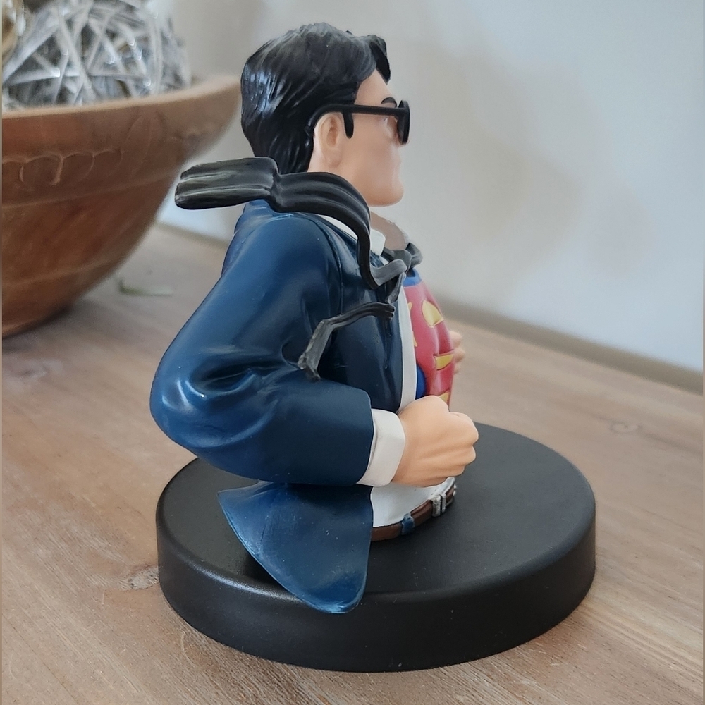 🦸‍♂️Superman Vinyl Figure – Clark Kent Transformation – CultureFly – Open Box - Picture 13 of 16